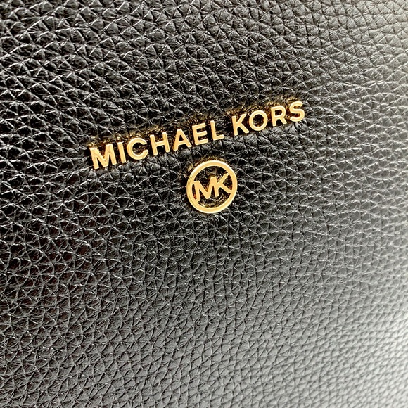 NWT MICHAEL KORS VALERIE MEDIUM PEBBLED LEATHER BACKPACK BLACK COLOUR - Picture 5 of 15